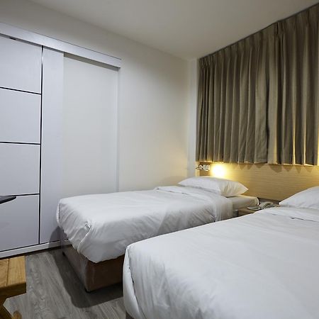 הוסטל בנגקוק Le Bonheur Poshtel מראה חיצוני תמונה